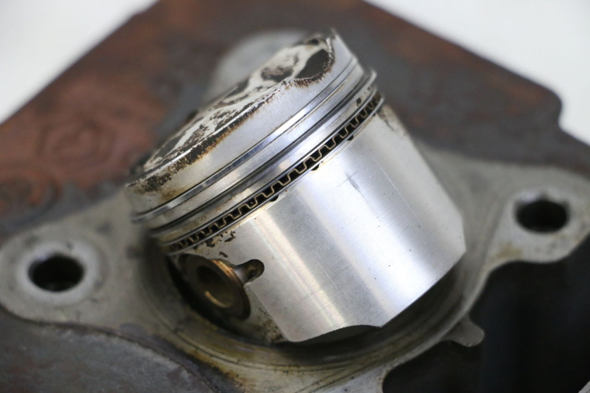 photo de CILINDRO PISTÓN PIAGGIO ZIP 4T 50 (2018 - 2020) - Zoom sobre los componentes