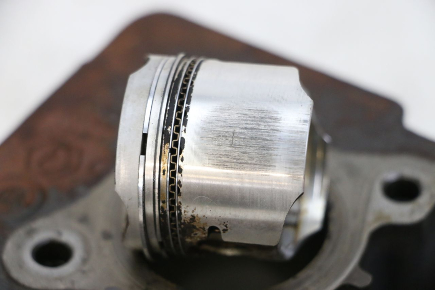 photo de CILINDRO PISTÓN PIAGGIO ZIP 4T 50 (2018 - 2020) - Primer plano de alta resolución