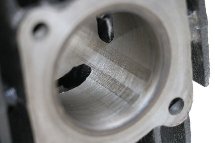 photo de CILINDRO PISTON YAMAHA PW 80 (1983 - 2014) - Primer plano técnico