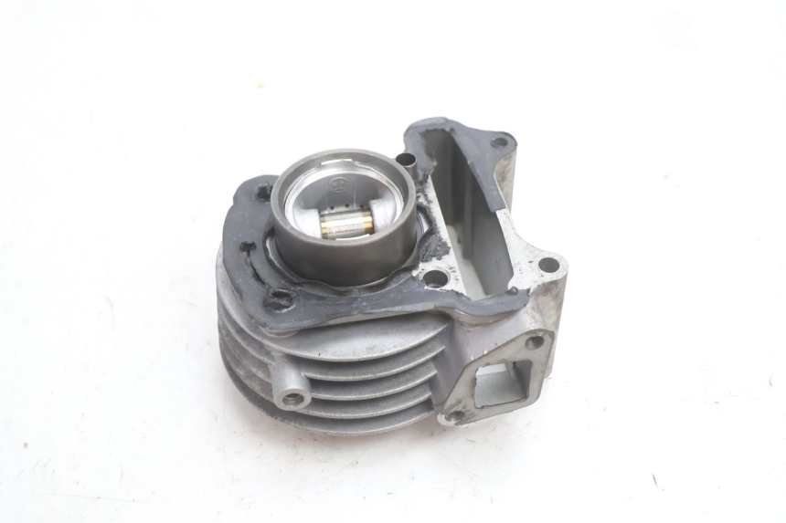 photo de CILINDRO PISTON LAZIO RENO 50 (2016 - 2021) - Otra perspectiva