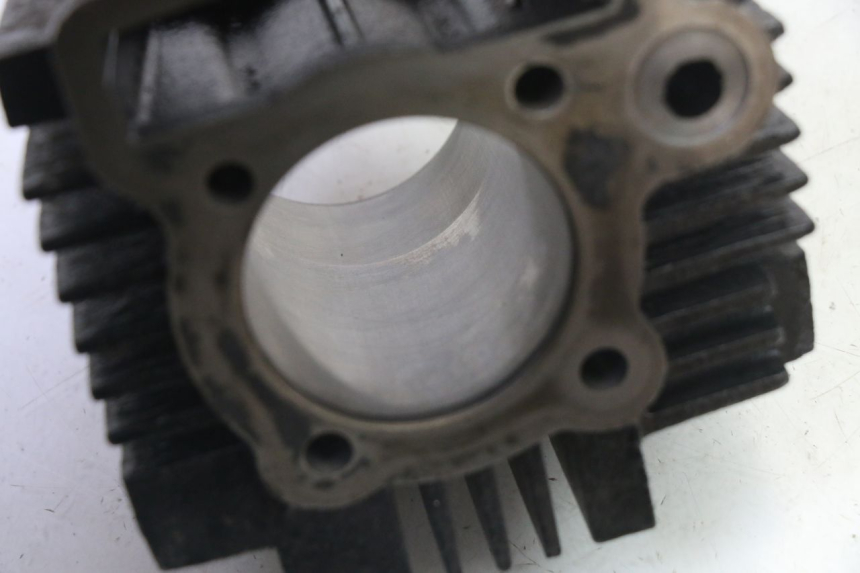 photo de CILINDRO PISTON APOLLO RFZ 125 - Zoom sobre los componentes