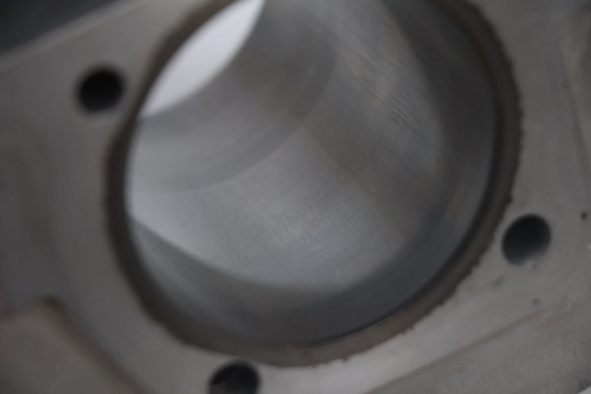 photo de CILINDRO PISTON APOLLO RFZ 140 - Zoom sobre los componentes