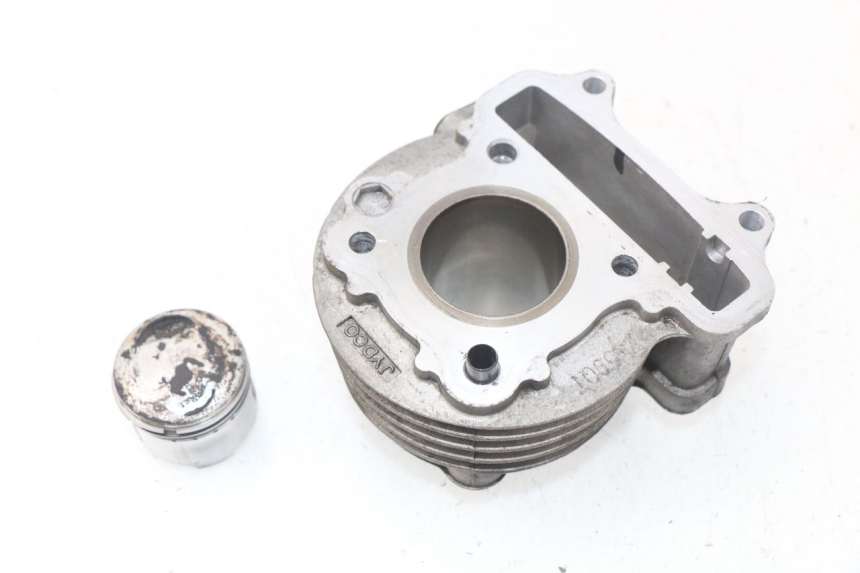 photo de CILINDRO PISTON TNT MOTOR ROMA 10' 4T 50 (2007 - 2018) - Detalles de los puntos de fijación