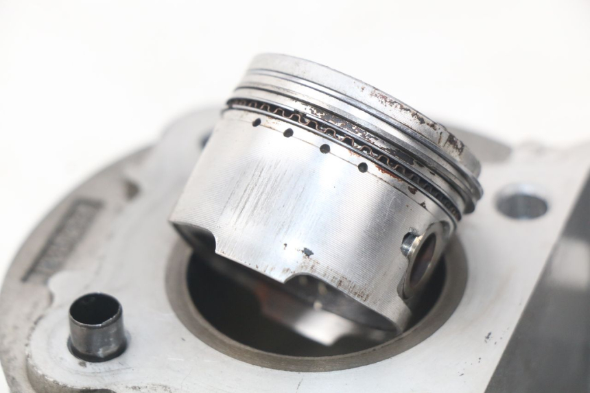 photo de CILINDRO PISTON TNT MOTOR ROMA 10' 4T 50 (2007 - 2018) - Recambio usado revisado