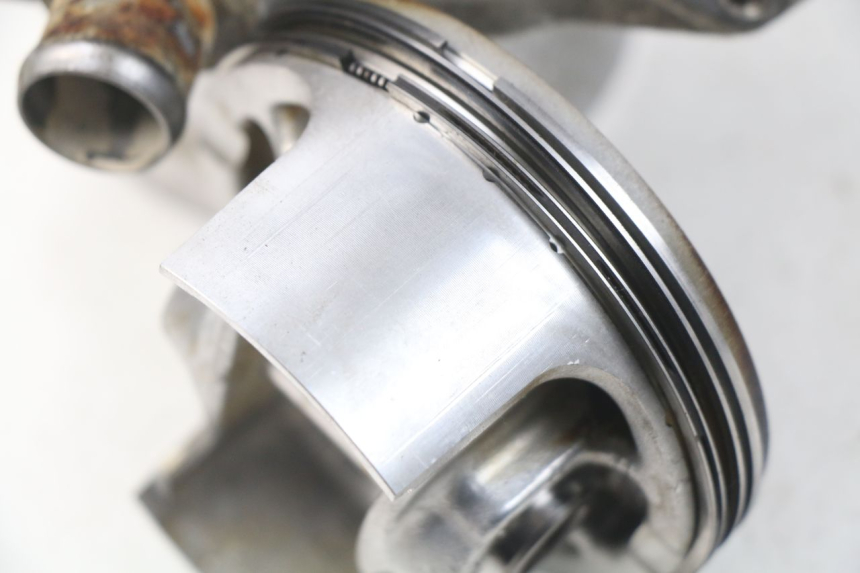 photo de CILINDRO PISTON PEUGEOT SATELIS 500 (2007 - 2013) - Zoom sobre los componentes