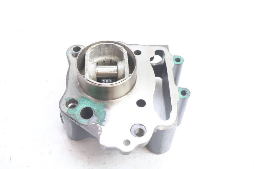 photo de CILINDRO PISTÓN PEUGEOT SATELIS 125 (2006 - 2009) - Primer plano técnico