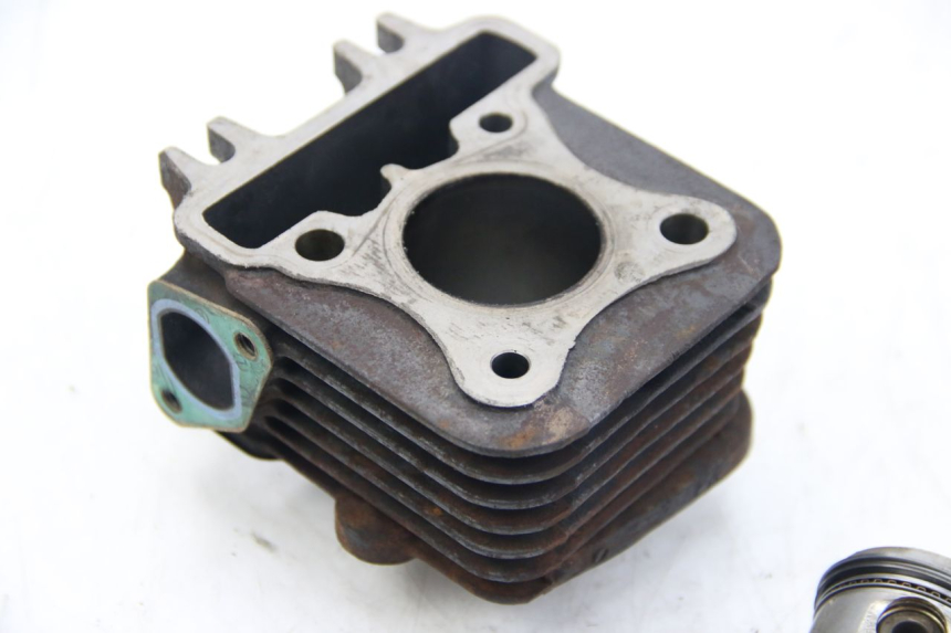 photo de CILINDRO PISTÓN APRILIA SCARABEO 4T 50 (2009 - 2017) - Primer plano técnico