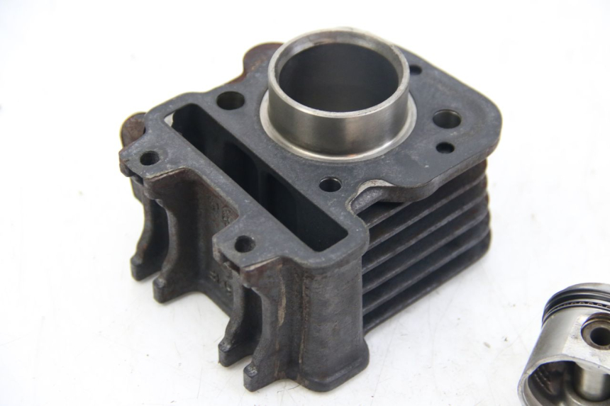 photo de CILINDRO PISTÓN APRILIA SCARABEO 4T 50 (2009 - 2017) - Detalles de los puntos de fijación