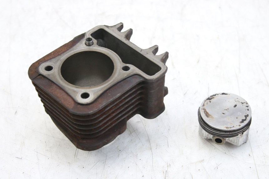 photo de CILINDRO PISTÓN APRILIA SCARABEO 100 (2003 - 2012) - Detalle de la pieza