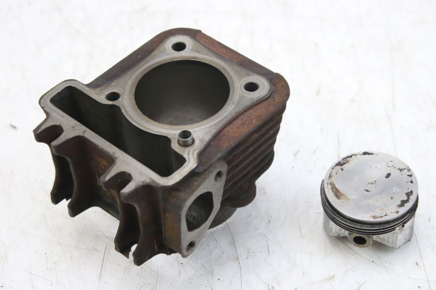 photo de CILINDRO PISTÓN APRILIA SCARABEO 100 (2003 - 2012) - Zoom estado de uso