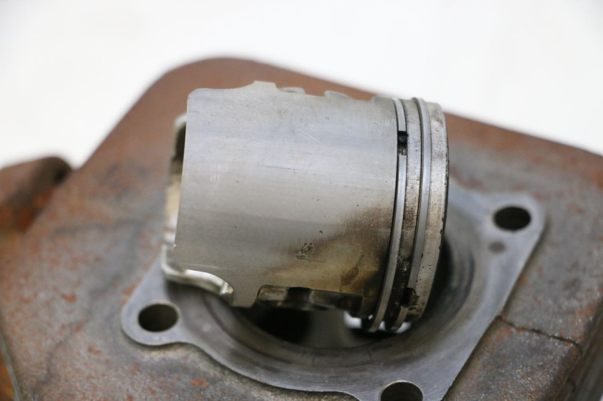 photo de CILINDRO PISTON PEUGEOT SPEEDFIGHT 2 AC 50 (2000 - 2009) - Enfoque en la estructura