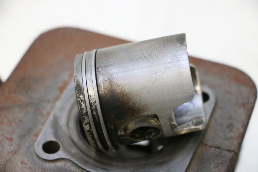 photo de CILINDRO PISTON PEUGEOT SPEEDFIGHT 2 AC 50 (2000 - 2009) - Ángulo de visión alternativo