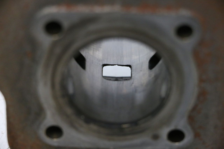 photo de CILINDRO PISTON PEUGEOT SPEEDFIGHT 2 AC 50 (2000 - 2009) - Estado de la superficie y material