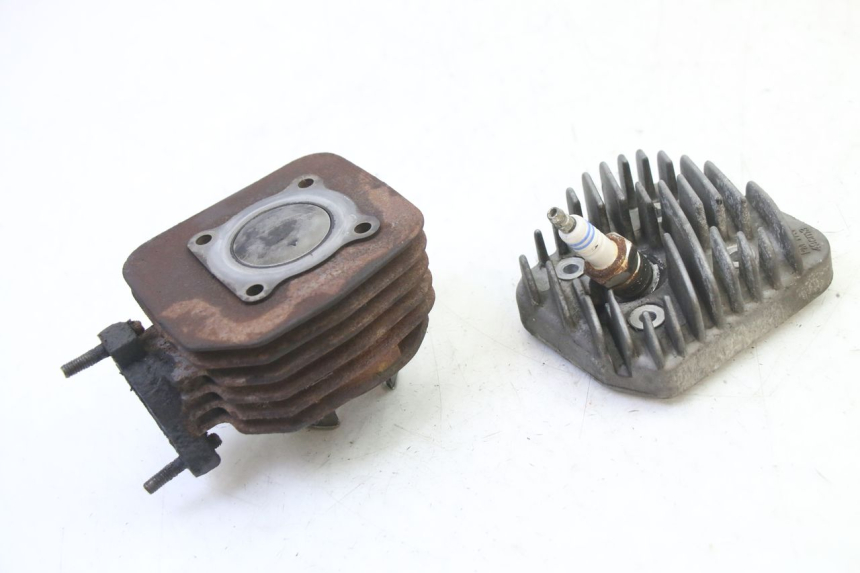 photo de CILINDRO PISTON PEUGEOT SPEEDFIGHT 3 AIR 50 (2009 - 2015) - Primer plano técnico