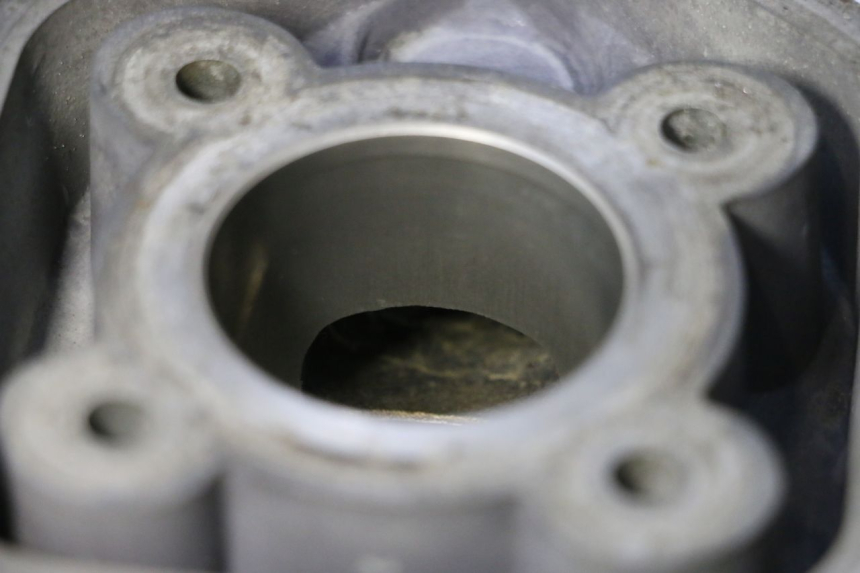 photo de CILINDRO PISTON PEUGEOT SPEEDFIGHT LC 50 (1996 - 2002) - Primer plano técnico