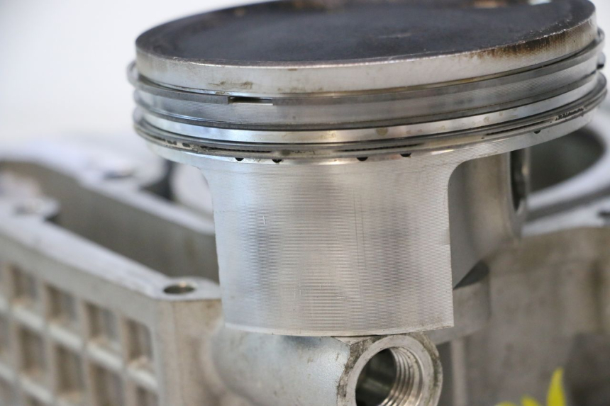 photo de CILINDRO PISTON CAN-AM SPYDER RS 1000 (2008 - 2012) - Primer plano técnico