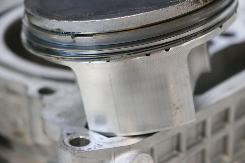 photo de CILINDRO PISTON CAN-AM SPYDER RS 1000 (2008 - 2012) - Detalles de los puntos de fijación