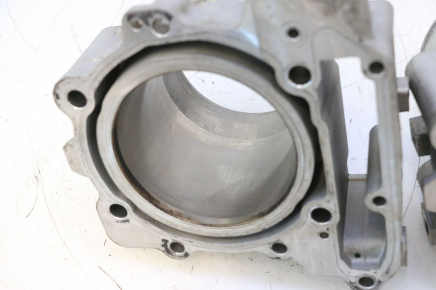 photo de CILINDRO PISTON CAN-AM SPYDER RS 1000 (2008 - 2012) - Primer plano técnico