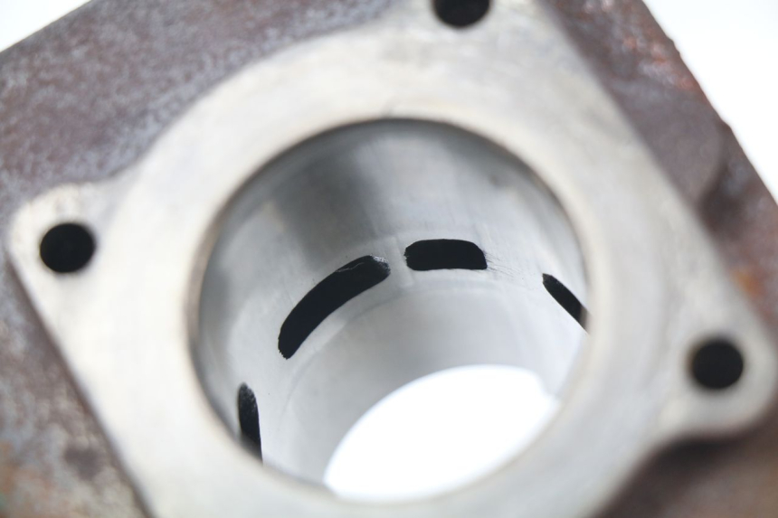 photo de CILINDRO PISTON APRILIA SR 2T 50 (2012 - 2017) - Primer plano técnico