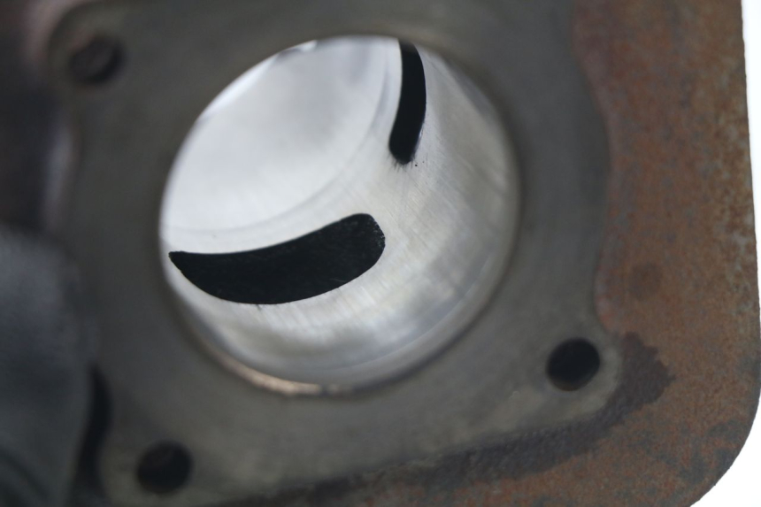 photo de CILINDRO PISTON APRILIA SR 2T 50 (2012 - 2017) - Detalles de los puntos de fijación
