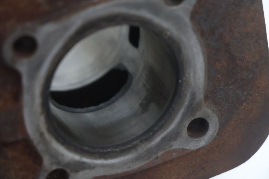 photo de CILINDRO PISTON MBK STUNT NAKED 50 (2004 - 2018) - Características distintivas