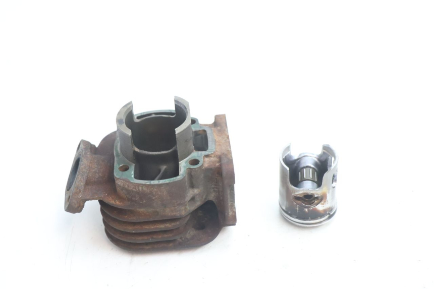 photo de CILINDRO PISTON MBK STUNT NAKED 50 (2004 - 2018) - Otra perspectiva