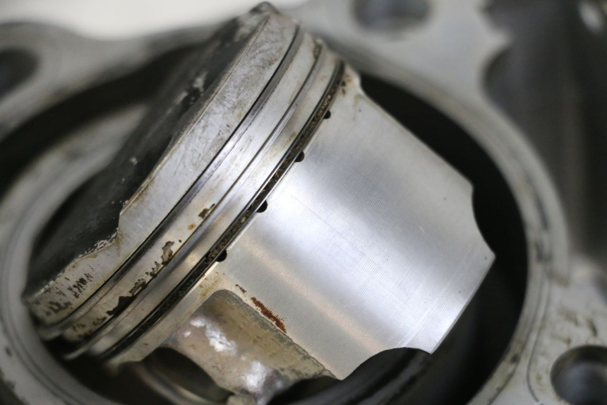 photo de CILINDRO PISTON SUZUKI BURGMAN 125 (2015 - 2017) - Primer plano de alta resolución