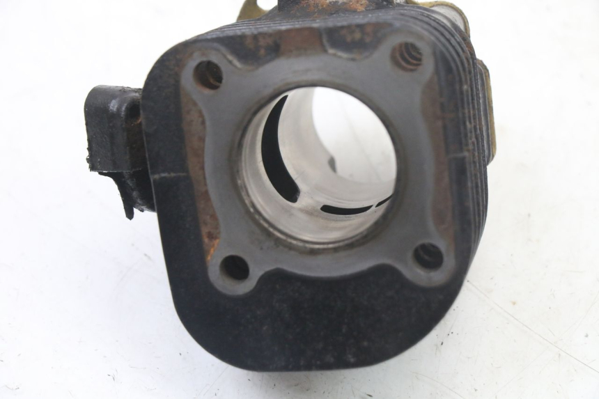 photo de CILINDRO PISTÓN TNT MOTOR ROMA 10' 2T 50 (2011 - 2018) - Zoom sobre los componentes