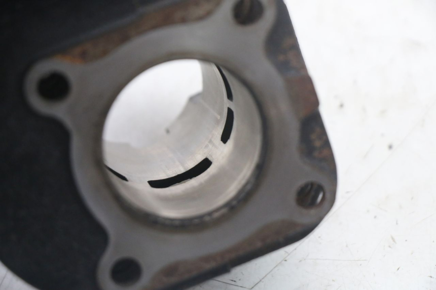 photo de CILINDRO PISTÓN TNT MOTOR ROMA 10' 2T 50 (2011 - 2018) - Primer plano de alta resolución