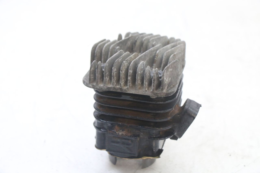 photo de CILINDRO PISTÓN TNT MOTOR ROMA 10' 2T 50 (2011 - 2018) - Detalles de los puntos de fijación