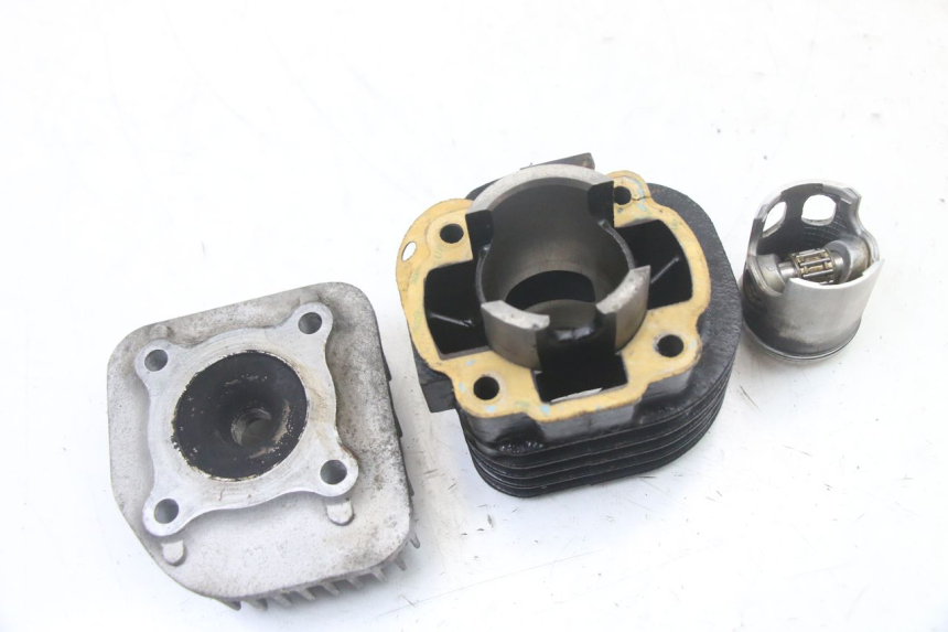 photo de CILINDRO PISTÓN TNT MOTOR ROMA 10' 2T 50 (2011 - 2018) - Marcados y referencias originales