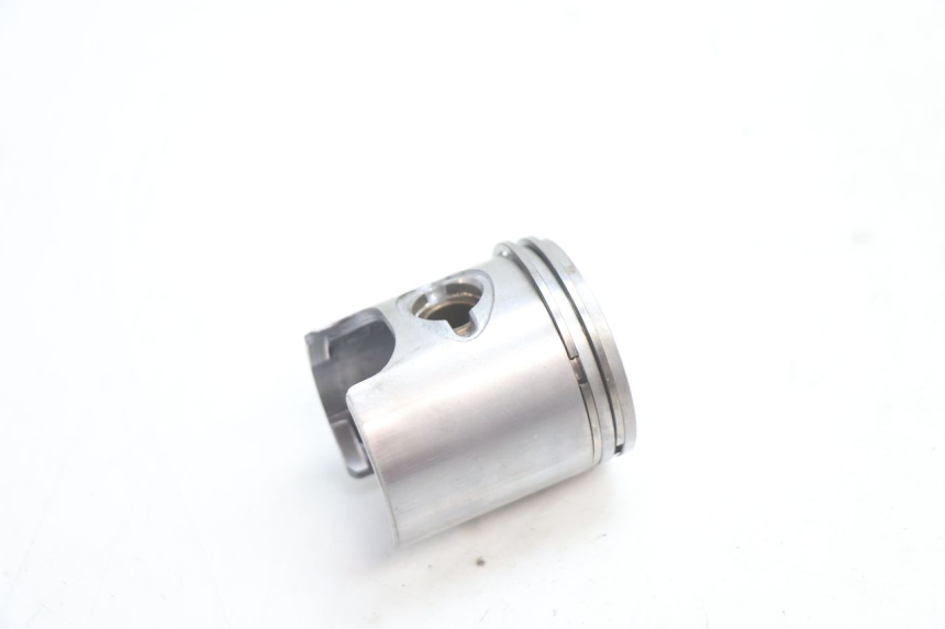 photo de CILINDRO PISTON PEUGEOT TREKKER 50 (1995 - 2004) - Enfoque en la estructura