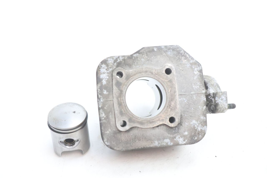 photo de CILINDRO PISTON PEUGEOT TREKKER 50 (1995 - 2004) - Zoom estado de uso