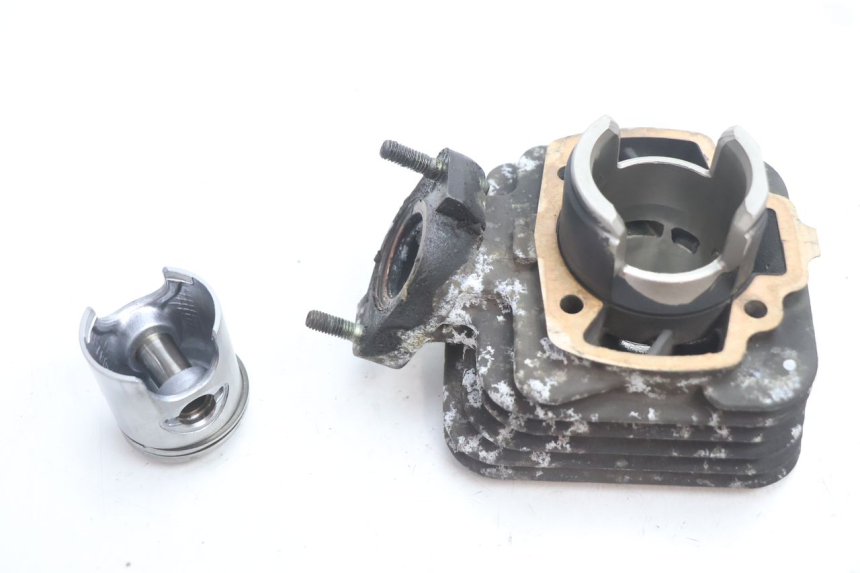 photo de CILINDRO PISTON PEUGEOT TREKKER 50 (1995 - 2004) - Otra perspectiva