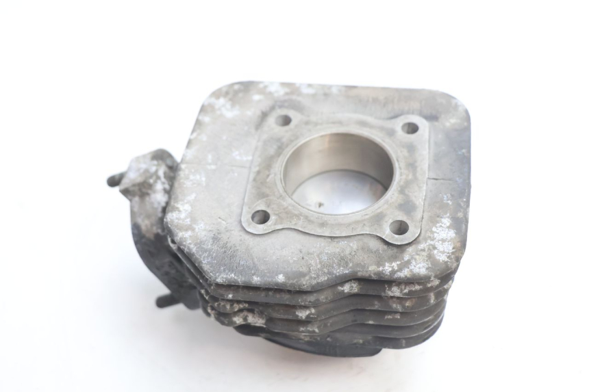 photo de CILINDRO PISTON PEUGEOT TREKKER 50 (1995 - 2004) - Primer plano técnico