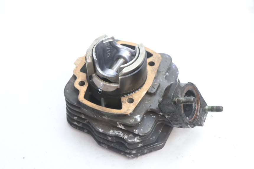 photo de CILINDRO PISTON PEUGEOT TREKKER 50 (1995 - 2004) - Detalles de los puntos de fijación