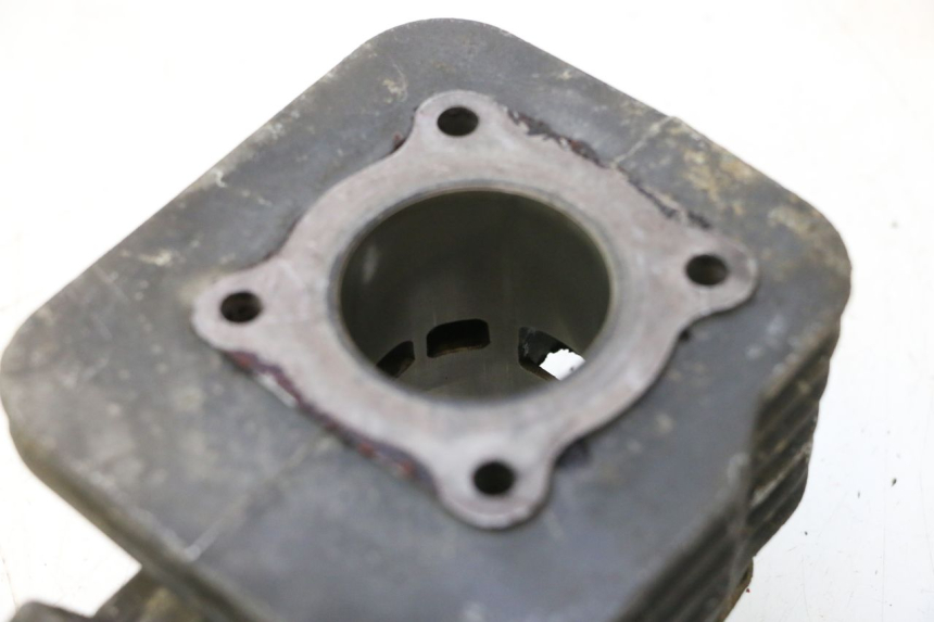 photo de CILINDRO PISTON PEUGEOT TREKKER 50 (1995 - 2004) - Primer plano técnico