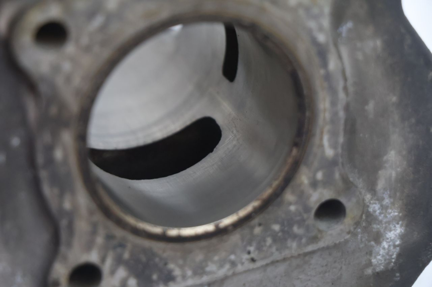 photo de CILINDRO PISTON PEUGEOT TREKKER 50 (1995 - 2004) - Detalles de los puntos de fijación