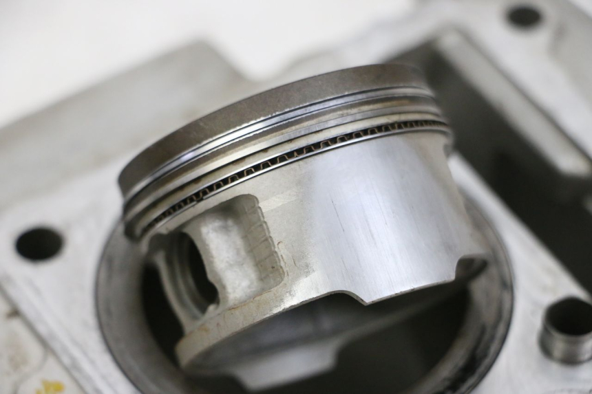 photo de CILINDRO PISTON YAMAHA TTR 125 (2000 - 2020) - Primer plano de alta resolución