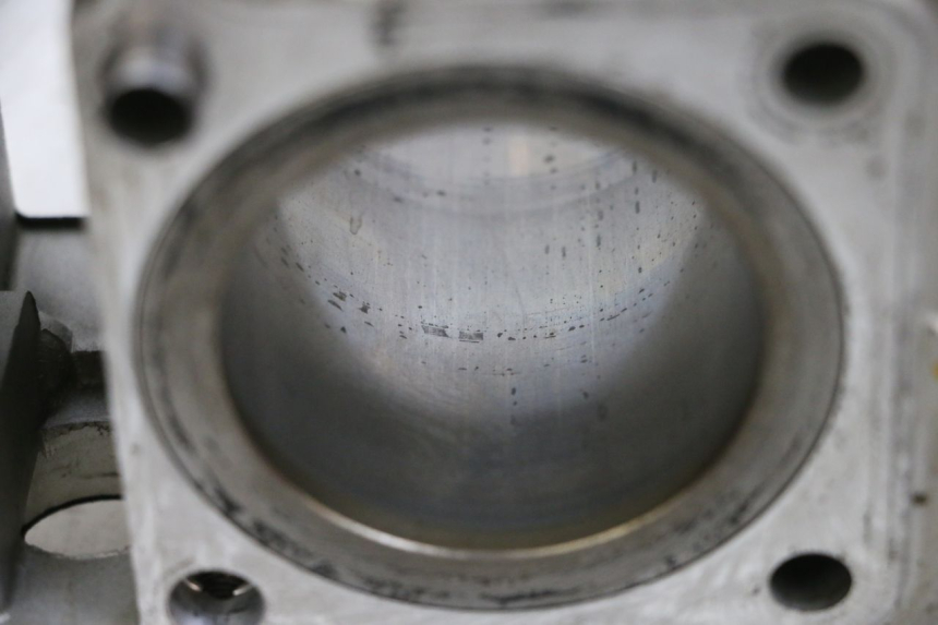 photo de CILINDRO PISTON YAMAHA TTR 125 (2000 - 2020) - Primer plano técnico