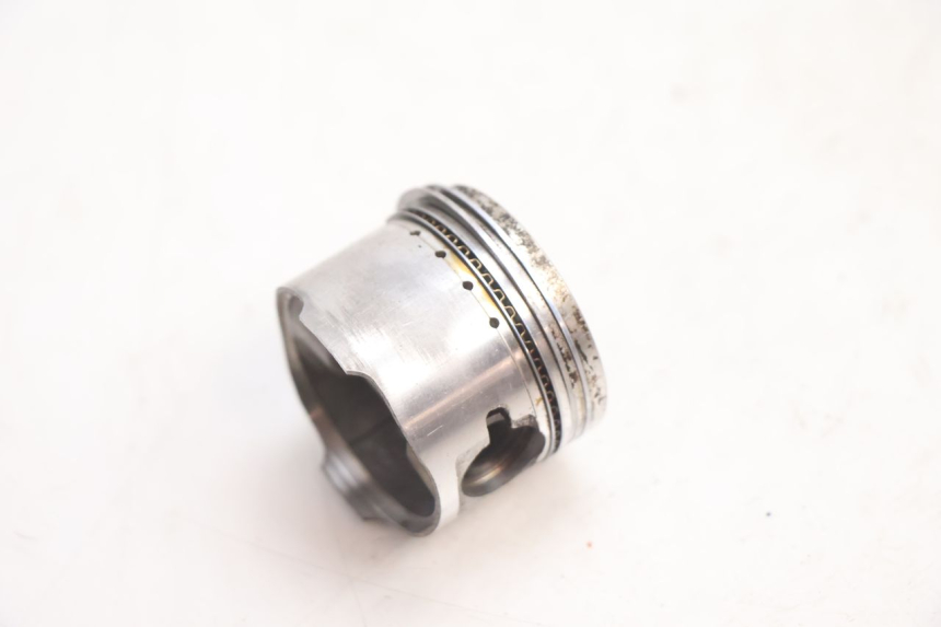 photo de CILINDRO PISTÓN PEUGEOT V-CLIC VCLIC 50 (2007 - 2013) - Enfoque en la estructura