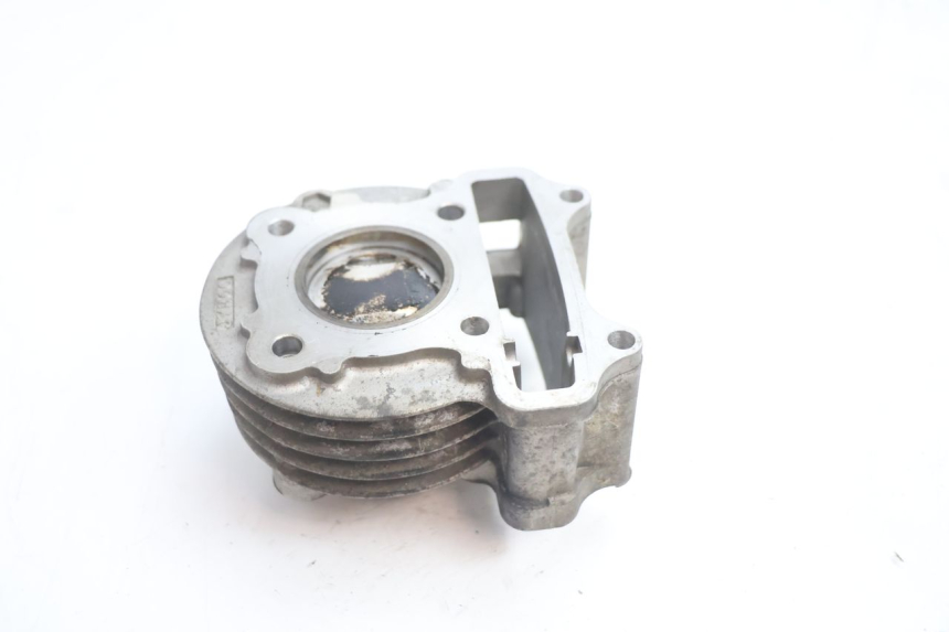 photo de CILINDRO PISTÓN PEUGEOT V-CLIC VCLIC 50 (2007 - 2013) - Primer plano técnico