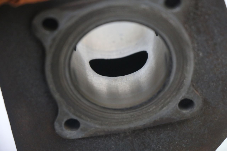 photo de CILINDRO PISTON PEUGEOT VIVACITY NEW 2T 50 (2008 - 2017) - Marcados y referencias originales