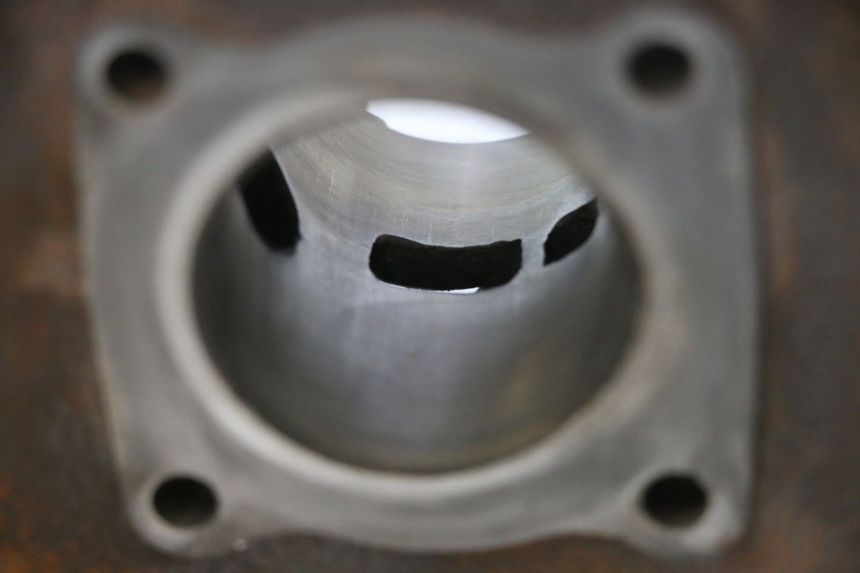 photo de CILINDRO PISTON PEUGEOT VIVACITY NEW 2T 50 (2008 - 2017) - Estado de la superficie y material