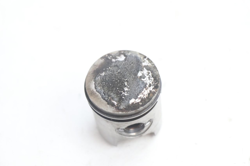 photo de CILINDRO PISTON PEUGEOT VIVACITY 50 (2004 - 2009) - Primer plano de alta resolución