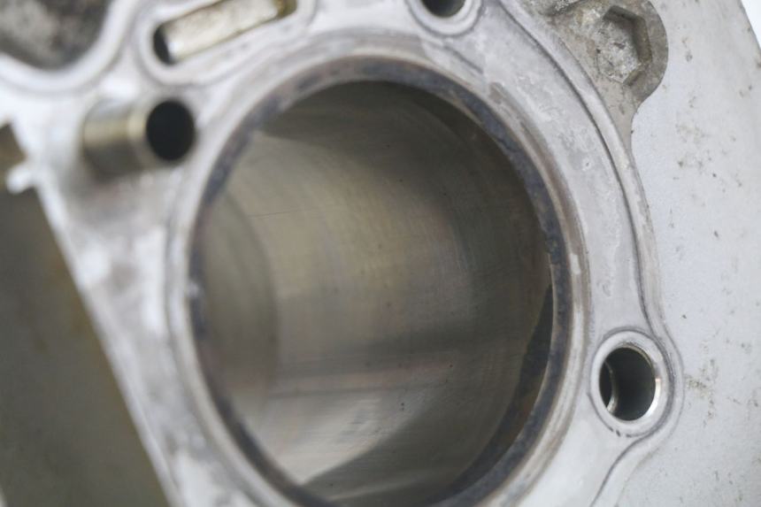 photo de CILINDRO PISTÓN DAELIM VJ ROADWIN FI 125 (2008 - 2017) - Detalles de los puntos de fijación