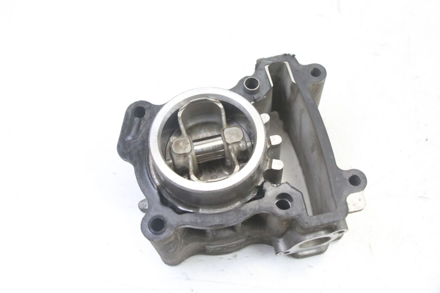 photo de CILINDRO PISTON YAMAHA X-MAX XMAX 125 (2010 - 2013) - Primer plano técnico