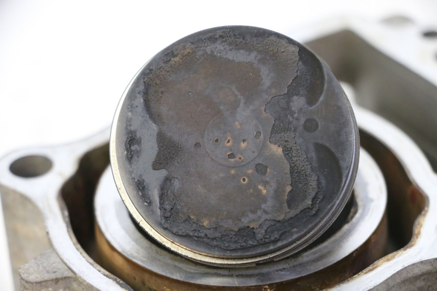 photo de CILINDRO PISTON YAMAHA X-MAX XMAX 125 (2010 - 2013) - Primer plano de alta resolución