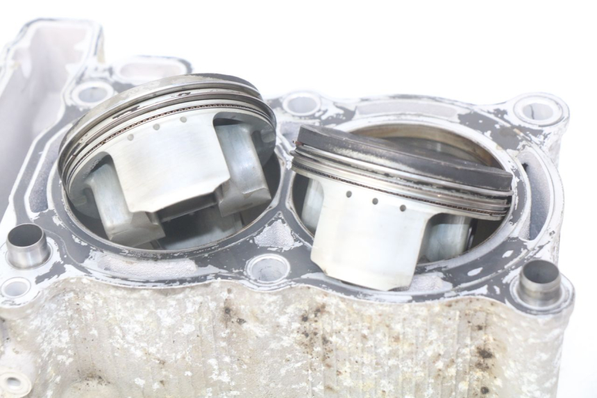 photo de CILINDRO PISTON YAMAHA XP T-MAX TMAX ABS 530 (2012 - 2015) - Enfoque en la estructura