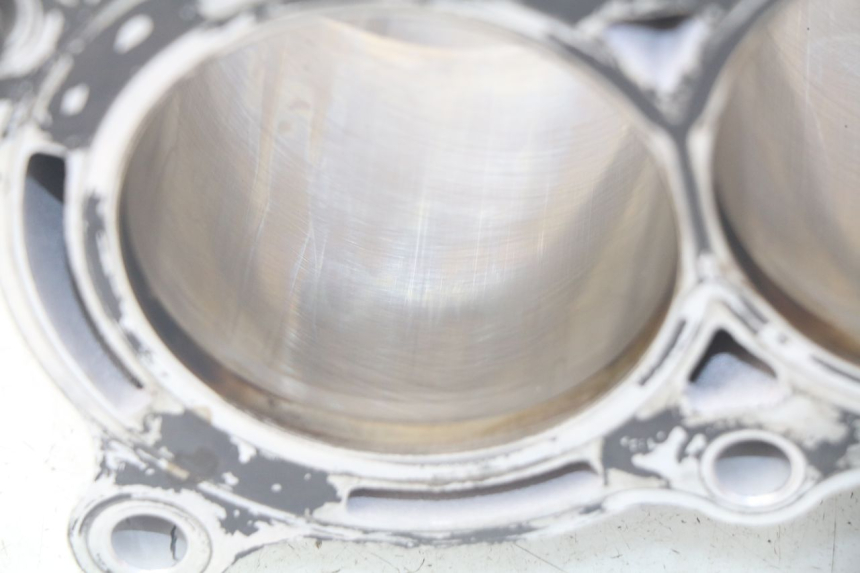 photo de CILINDRO PISTON YAMAHA XP T-MAX TMAX ABS 530 (2012 - 2015) - Detalles de los puntos de fijación